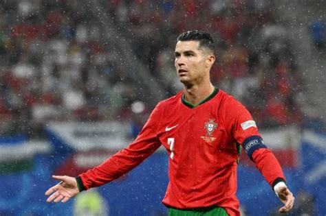 Cristiano Ronaldo Dan Lionel Messi Beda Nasib Cr Nyaris Bikin Timnas