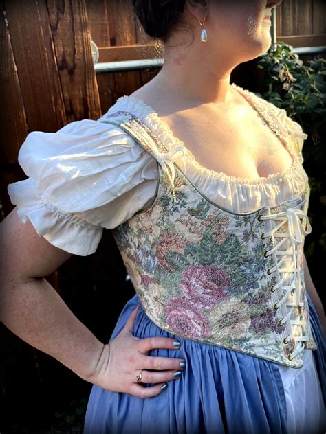 Ren Faire Short Puffed Sleeve Chemise — Period Corsets