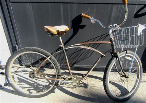 Bid Now: Vintage Beach Cruiser - November 6, 0122 9:00 AM PST