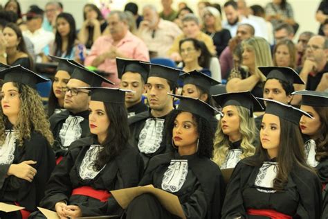 Cola O De Grau Unificada Re Ne Formandos De Oito Cursos Do Campus