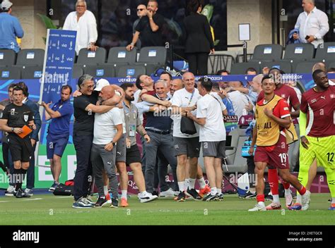 Berlin Deutschland Juni 2024 Schweizer Spieler Und Mitarbeiter