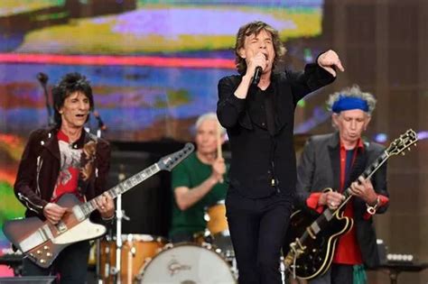 Rolling Stones Mural Appears On Dublins Aungier Street And It Looks