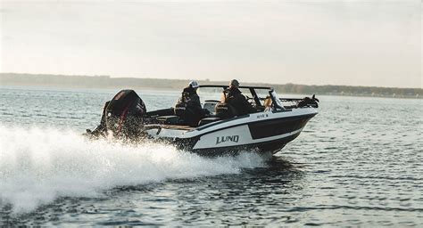 Lund's superb 202 Pro-V GL - Power Boating Magazine