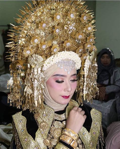 Suntiang Hiasan Kepala Pengantin Minang Catering Dan Paket Pernikahan