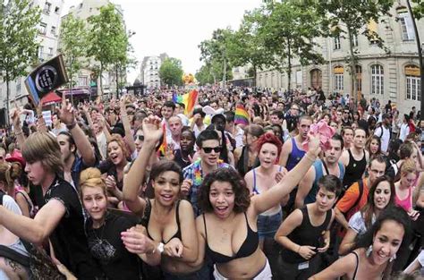 Gay Pride Un An De La Pr Sidentielle Les Homosexuels Interpellent Les Politiques