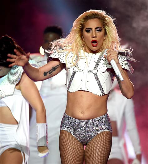 Lady Gaga Super Bowl Li Halftime Show In Houston Texas 25 2017