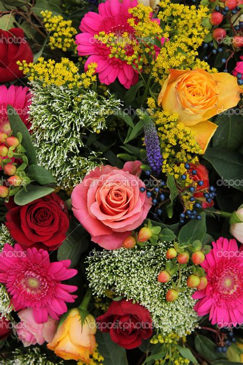 Mixed flower arrangement in bright colors — Stock Photo © portosabbia ...