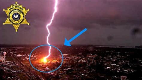 El Momento Exacto En El Que Un Rayo Cae En Una Residencia De Ancianos