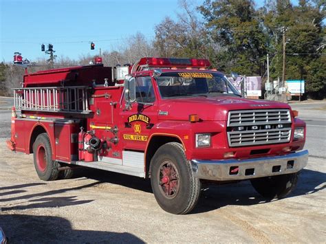 Dixonville Alabama Fire Dept This 1980s Ford F800 Pumper Flickr