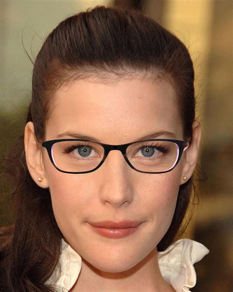 Best Glasses For Narrow Faces