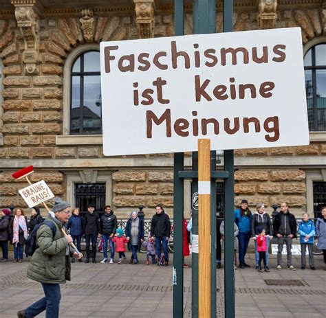 Tausende Menschen Bei Demos Gegen Rechts Auf Der Stra E Welt