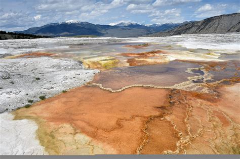 When Will Yellowstone S Supervolcano Erupt Park Has Earthquakes In