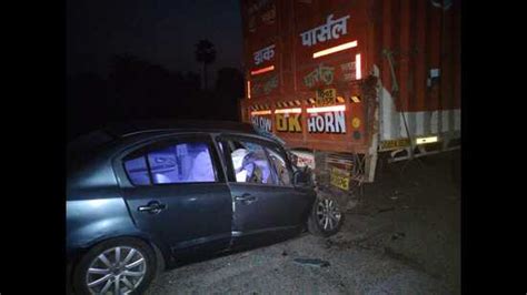 60 Year Old Woman Dies As Car Crashes Into Truck At Charoti Toll Plaza