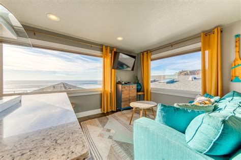 Mid Rock Overlook 6 2 Bd Vacation Rental In Oceanside Or Vacasa