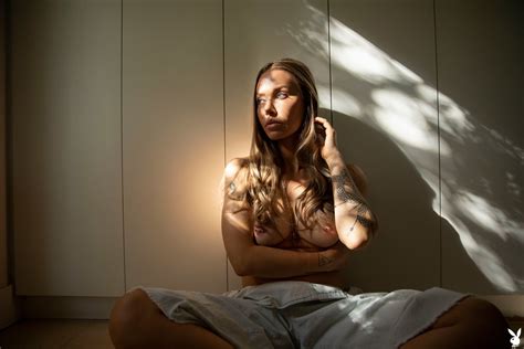 Hot Pornstar Nicole Aniston Strips Naked For Playboy Photos