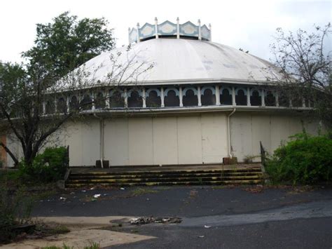 Former Libertyland 1923 Dentzel Carousel Reopens In Memphis Coaster101