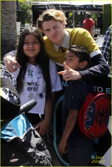 Full Sized Photo Of Jace Norman Fun With Fans Extra Appearance