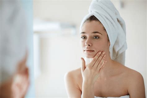 Why deep cleanse facial treatment? - Skinglow Clinic