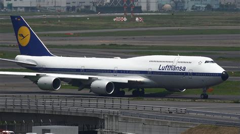 Lufthansa Retro Livery Boeing 747 8 D Abyt Landing At Hnd 34l Youtube