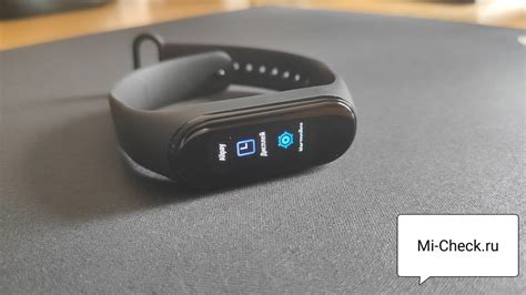 Как изменить циферблат на экране фитнес-браслета Xiaomi Mi Band 4