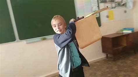Прикол над другом - YouTube