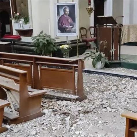 Tragedia Sfiorata Nella Chiesa Del Ges A Tropea Crolla Parte Della