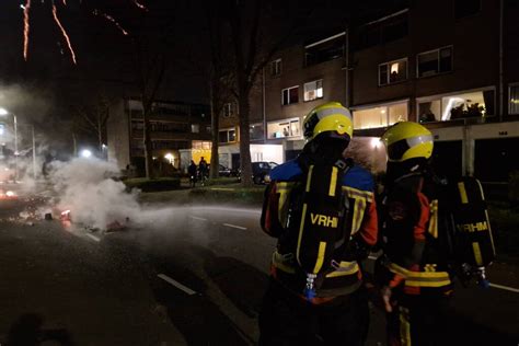 Brandweer Blust Brandend Vuurwerkafval Hoofdstraat In Krimpen Aan De Lek