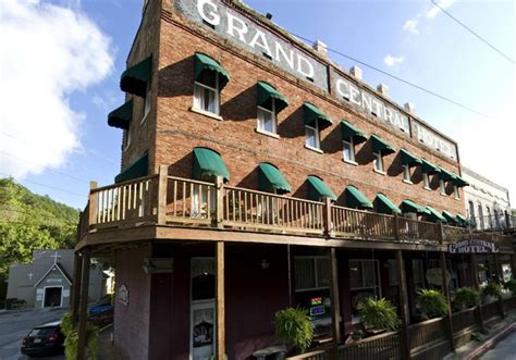 Grand Central Hotel (Eureka Springs, AR) - Resort Reviews - ResortsandLodges.com