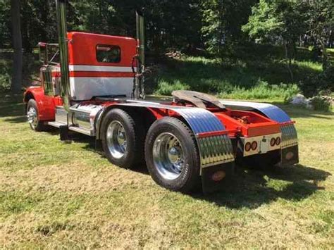 Peterbilt 359 1968 Daycab Semi Trucks