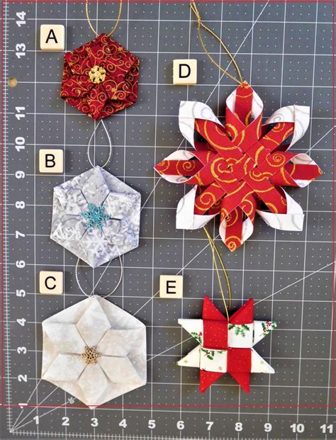 3-960: No-Sew Fabric Christmas Ornaments