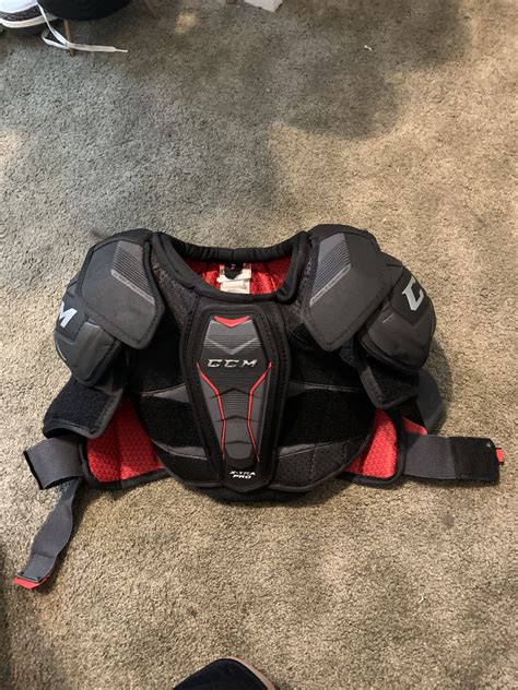 Used Junior Large Ccm Jetspeed Ft Pro Shoulder Pads Sidelineswap