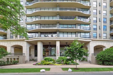 Chicago Illinois Home With 3020 Square Feet And Three Bedrooms Asks 238 Million Mansion