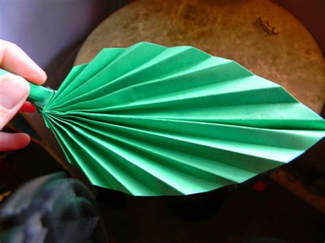 origami leaf ~ origami instructions art and craft ideas