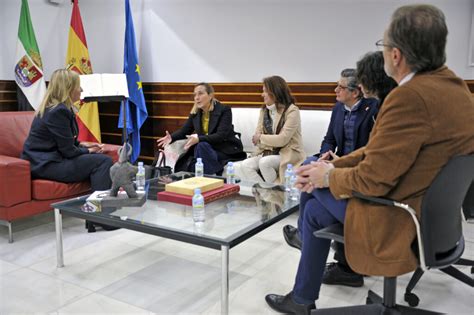 La Asamblea De Extremadura Propone Al Colegio Nuestra Se Ora Del Carmen