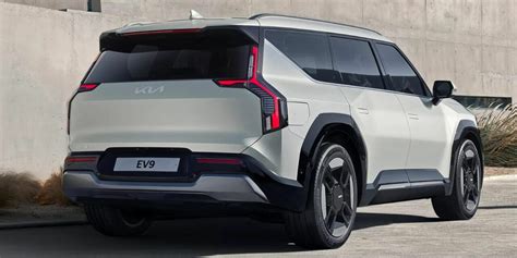 7-Seater Kia EV9 Flagship Electric SUV Revealed With Bold Styling