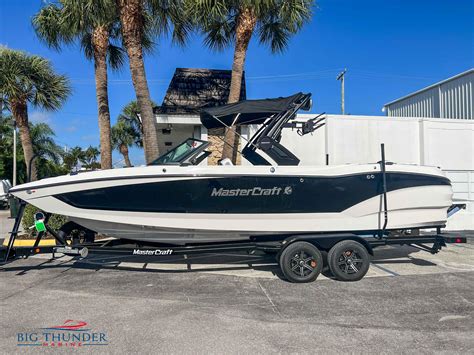 2023 MasterCraft X26 Barcos de esquí y wakeboard en venta - YachtWorld