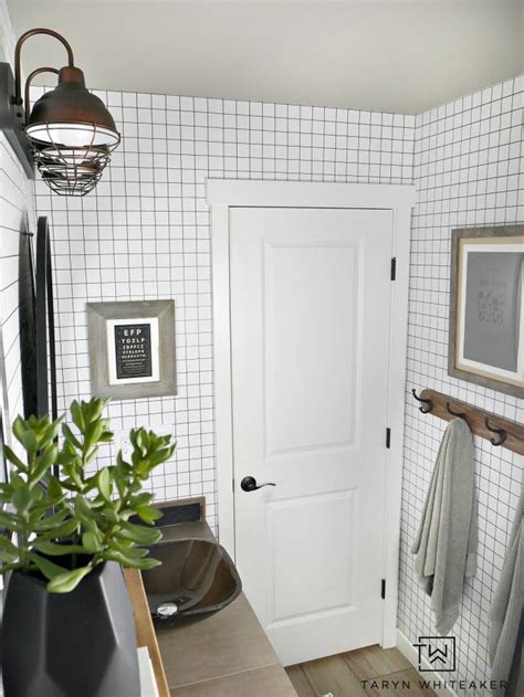 Black and White Geometric Bathroom - Taryn Whiteaker Designs