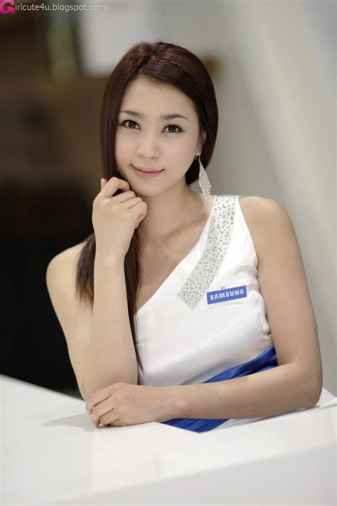 Xxx Nude Girls Ju Da Ha World IT Show 2012