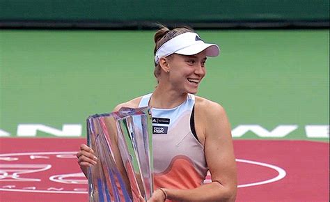 Elena Rybakina Defeats Aryna Sabalenka