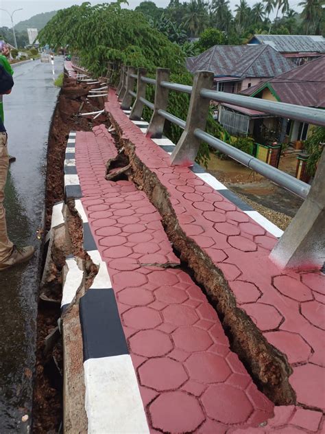 Breaking News Banjir Dan Tanah Longsor Terjang Sejumlah Tempat Di