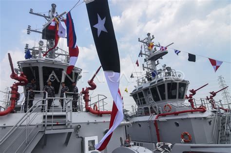 Serah Terima Kapal Harbour Tug TNI AL ANTARA Foto