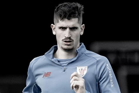 Oihan Sancet baja para el Athletic Club Atlético de San Mamés Comunio