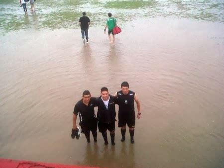 LA VIDRIERA DE LEONES LIGA BELLVILLENSE La lluvia dejó sin final a la