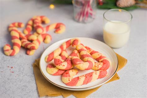 Easy Christmas Candy Cane Cookies Recipe