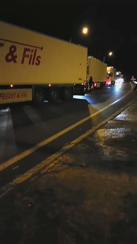 Anonyme Citoyen on Twitter Blocage des camions ce soir à Lisieux