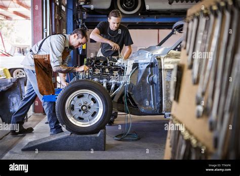 Auto workers hi-res stock photography and images - Alamy 
