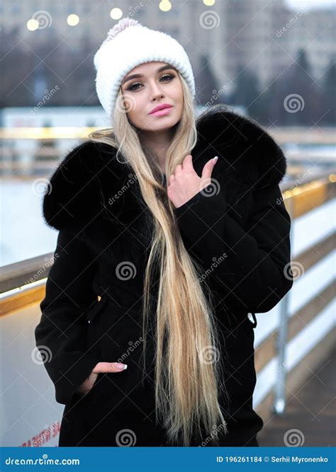 Blonde Girl Posing At The City At Winter Stock Photo Image Of Frozen Female 196261184