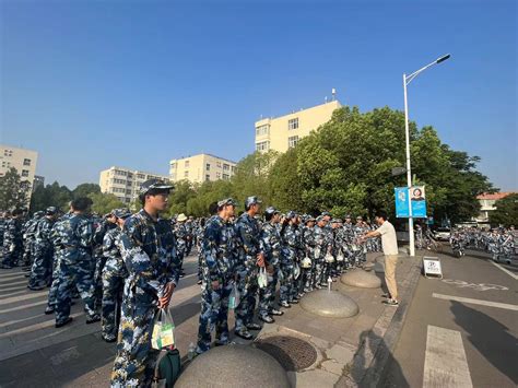 我院在中心广场召开2022级军训动员活动 土木建筑学院