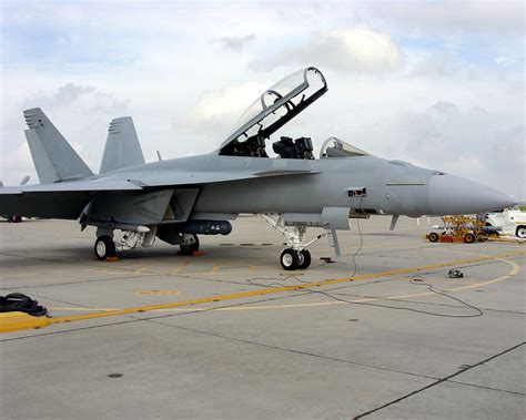 U S Navys F A Super Hornet Fighter Gets New Targeting Pod