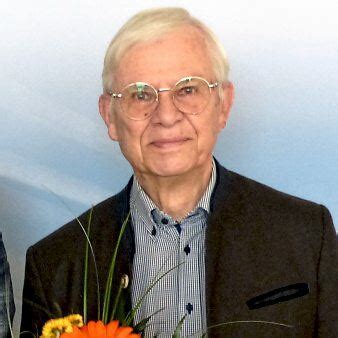 Wir gratulieren Ehrenamtspreis für Prof Brobmann Hospiz Mittelhessen